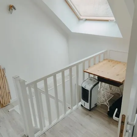 Chaleureuse Petite Maison De Bourg Casa de Férias *