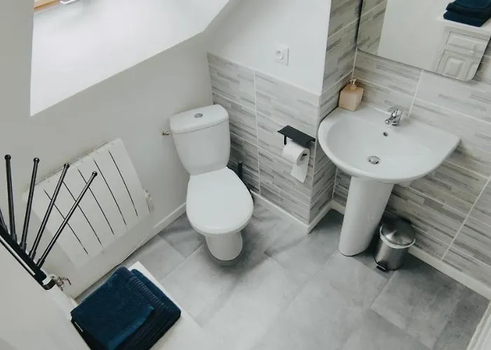 Chaleureuse Petite Maison De Bourg Casa de Férias