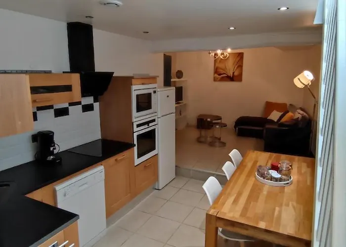 Dom wakacyjny Chaleureuse Petite Maison De Bourg *